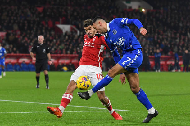 竞争激烈的 竞争激烈的