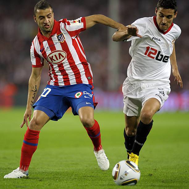 他尝试传球 他尝试传球