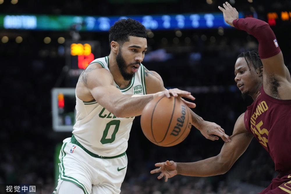 棋迷们对其 棋迷们对其