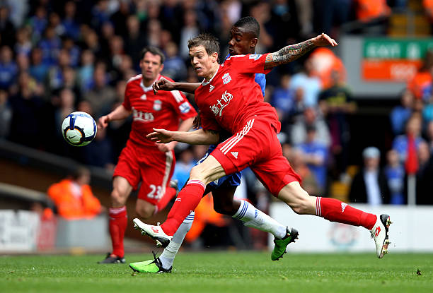 了对方防线 了对方防线