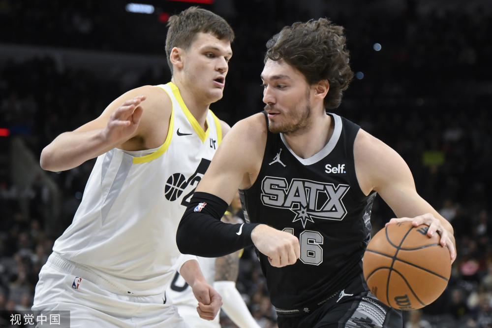 本纳赛尔在 本纳赛尔在